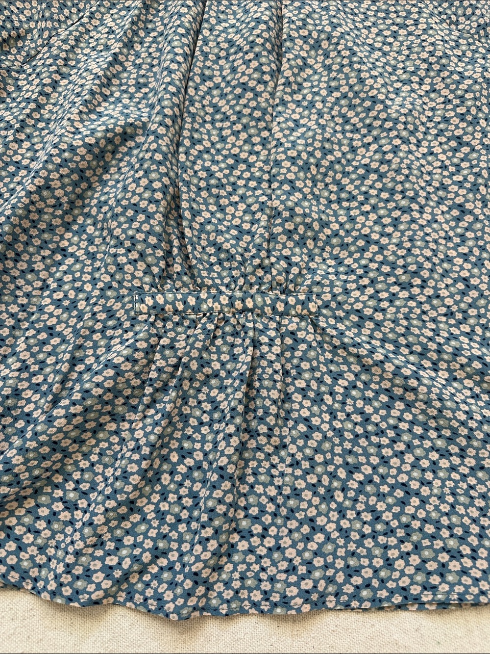 Madewell 100% Silk Ruffle Neck Boho Poet Sleeve Blouse in Ditsy Blue Floral L - Picture 10 of 11